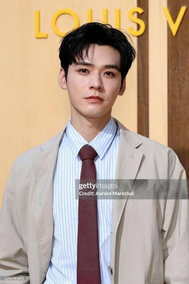 巴黎时装周男星g社生图告别滤镜磨皮，G社生图才是照妖镜？王嘉尔朱一龙龚俊陈哲远