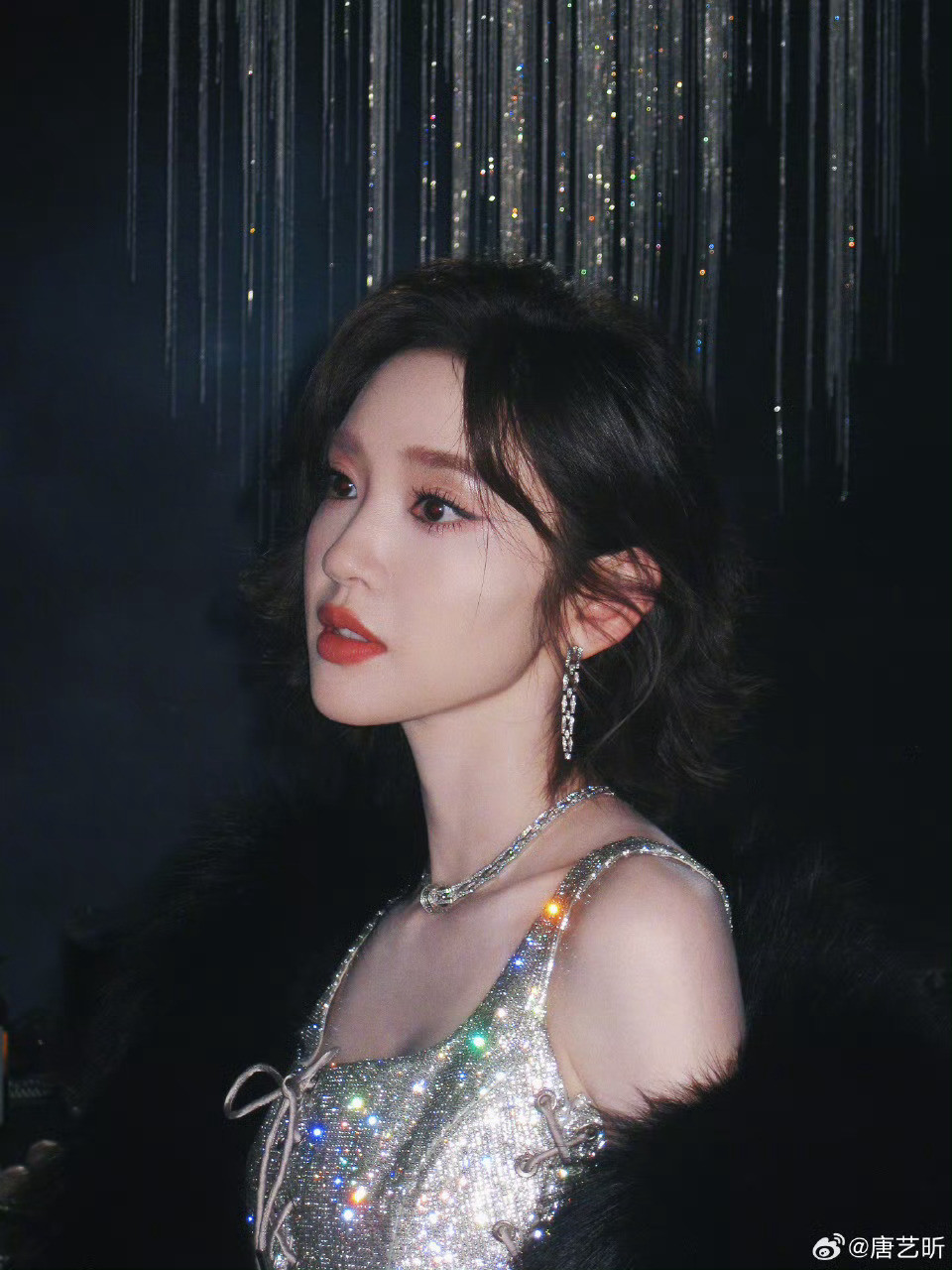 唐艺昕实在美丽对不起张若昀，我也要狠狠爱你的老婆啦💕唐艺昕真的实在美丽，身材管