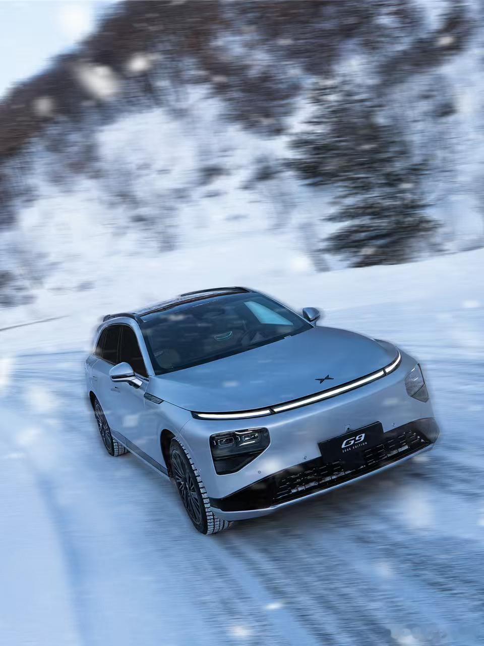 来了，来了，他来了我最爱点小鹏G9，在我心中，他就是一台最低调，又大气，最优雅，