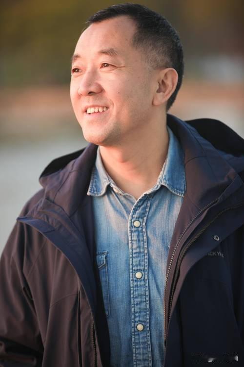 民政部都发话了，陈行甲73万公益年薪合规！但网友为啥还不买账？说白了，合法不代表