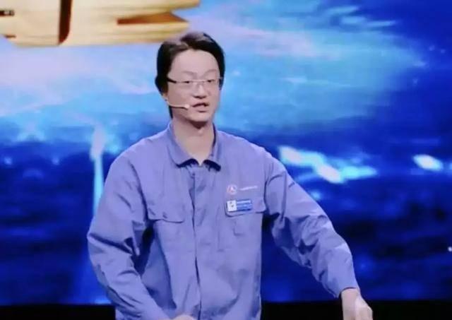 “我用手工达到的精度，你们机器还不一定能达到！”叶辉霸气回怼后接下任务，他到底有