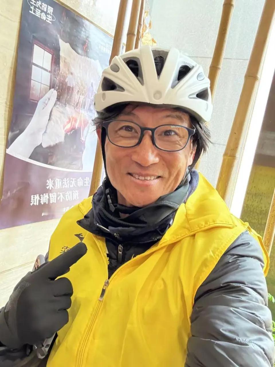 这画面，搁谁看了不迷糊？邱忠辉，老球迷对他绝对不陌生。当年健力宝青年队留洋巴