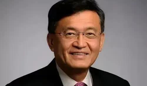 别以为换个马甲美国就认你，红脖子翻脸比翻书都快，需要你时是宠物狗，大说甜言蜜语，