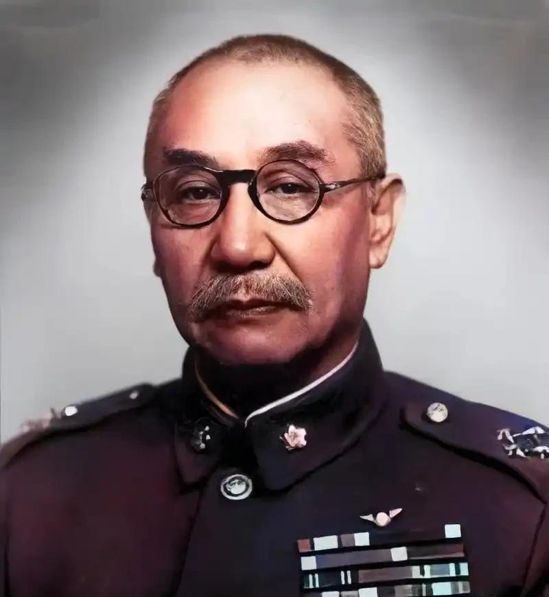 1945年10月，阎锡山下令将侍从秘书李蓼源带去荒郊外活埋。执行命令的师长犹豫了