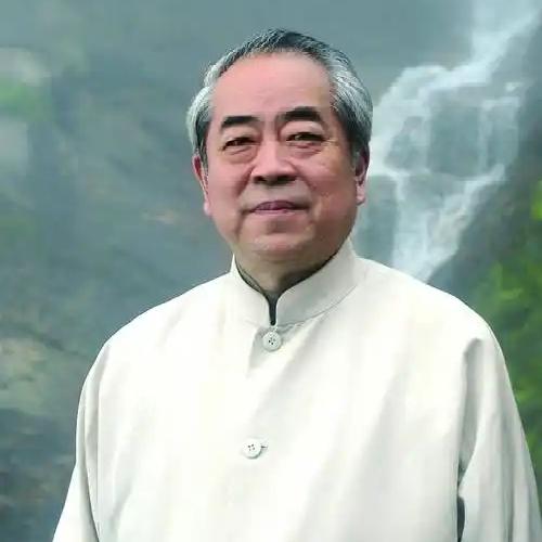 范曾真是晚节不保啊！87岁又生了一个儿子，还官宣和儿女断绝关系。说话都不利索了，