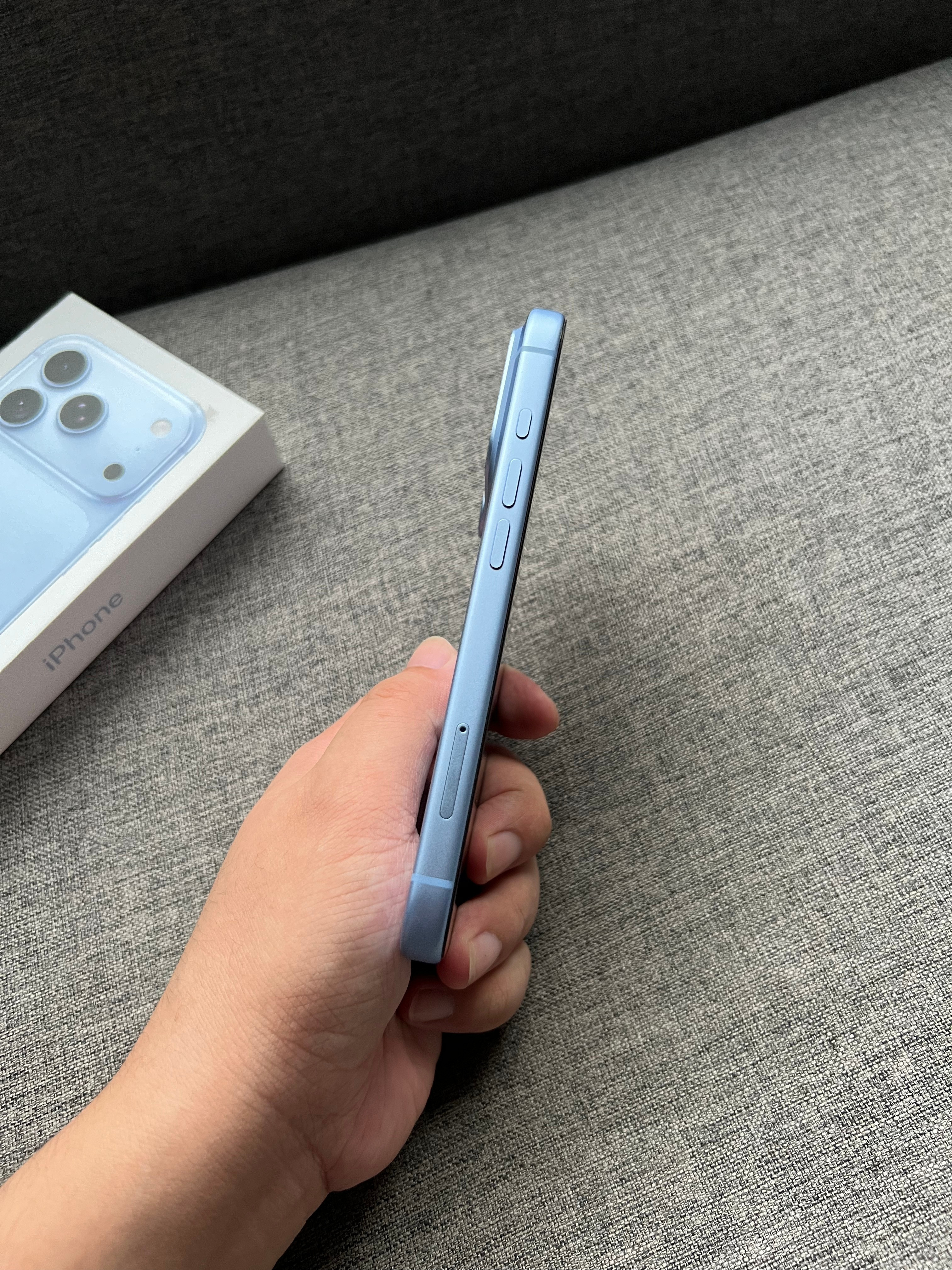 国行iPhone18Pro512G蓝色，98新全套，电池仅循环13次，效率