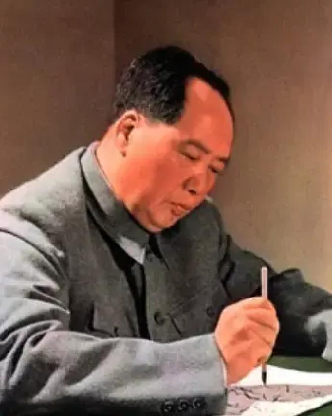 在重庆开会时，蒋介石提出让毛主席担任省长。毛主席平静地问道：“委员长要我担任哪个