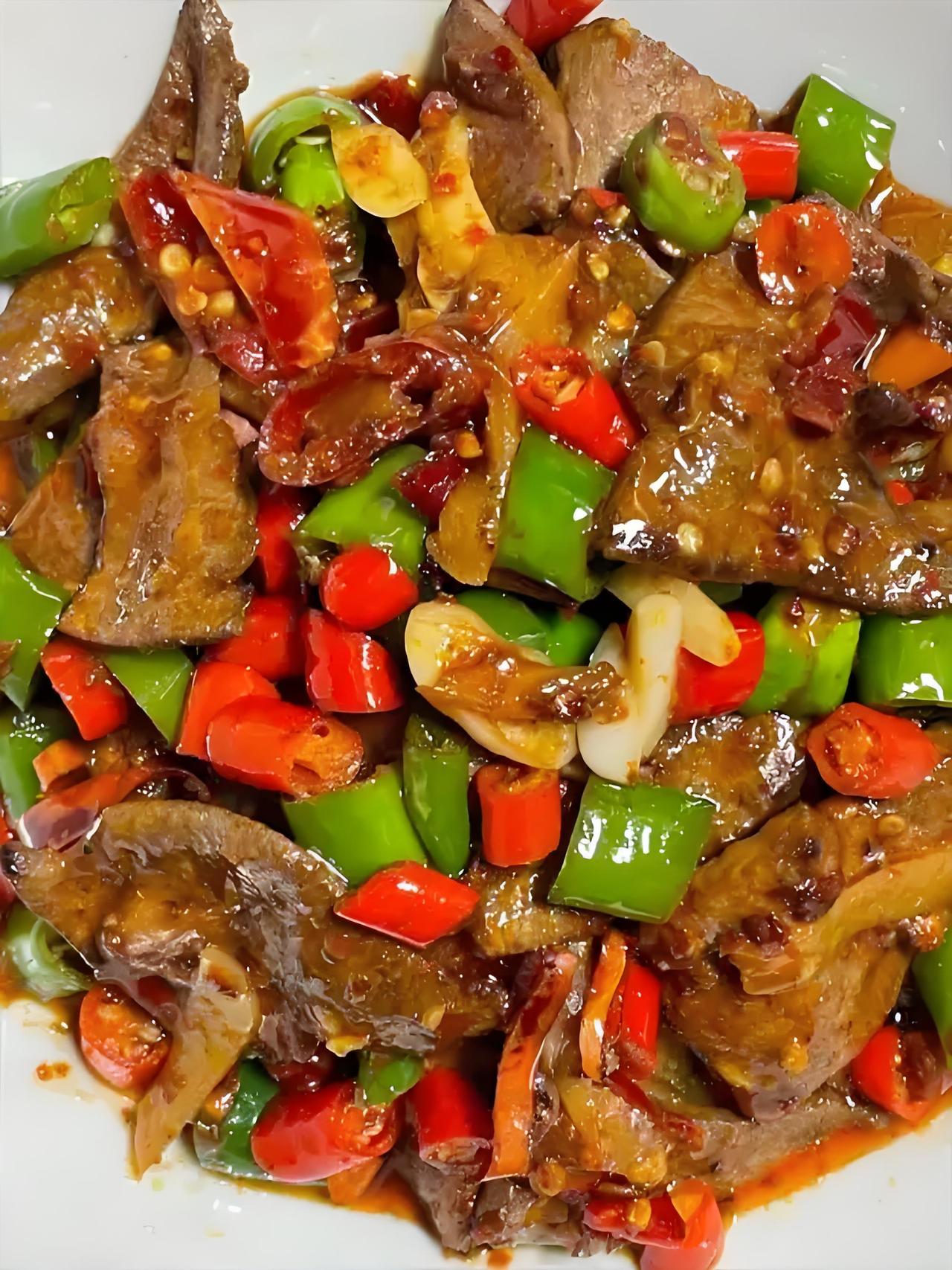 一口解馋的猪肝，让我疼得没法干活，高尿酸人群千万别大意！我是个常年为生活奔