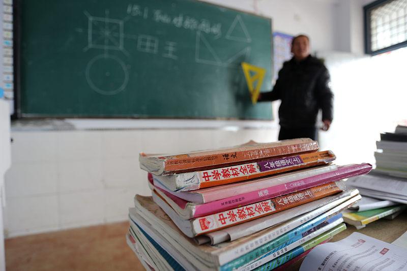 作为一名数学老师，我真不知道该怎么提高教学成绩了。人人都反对题海战术，但只有教