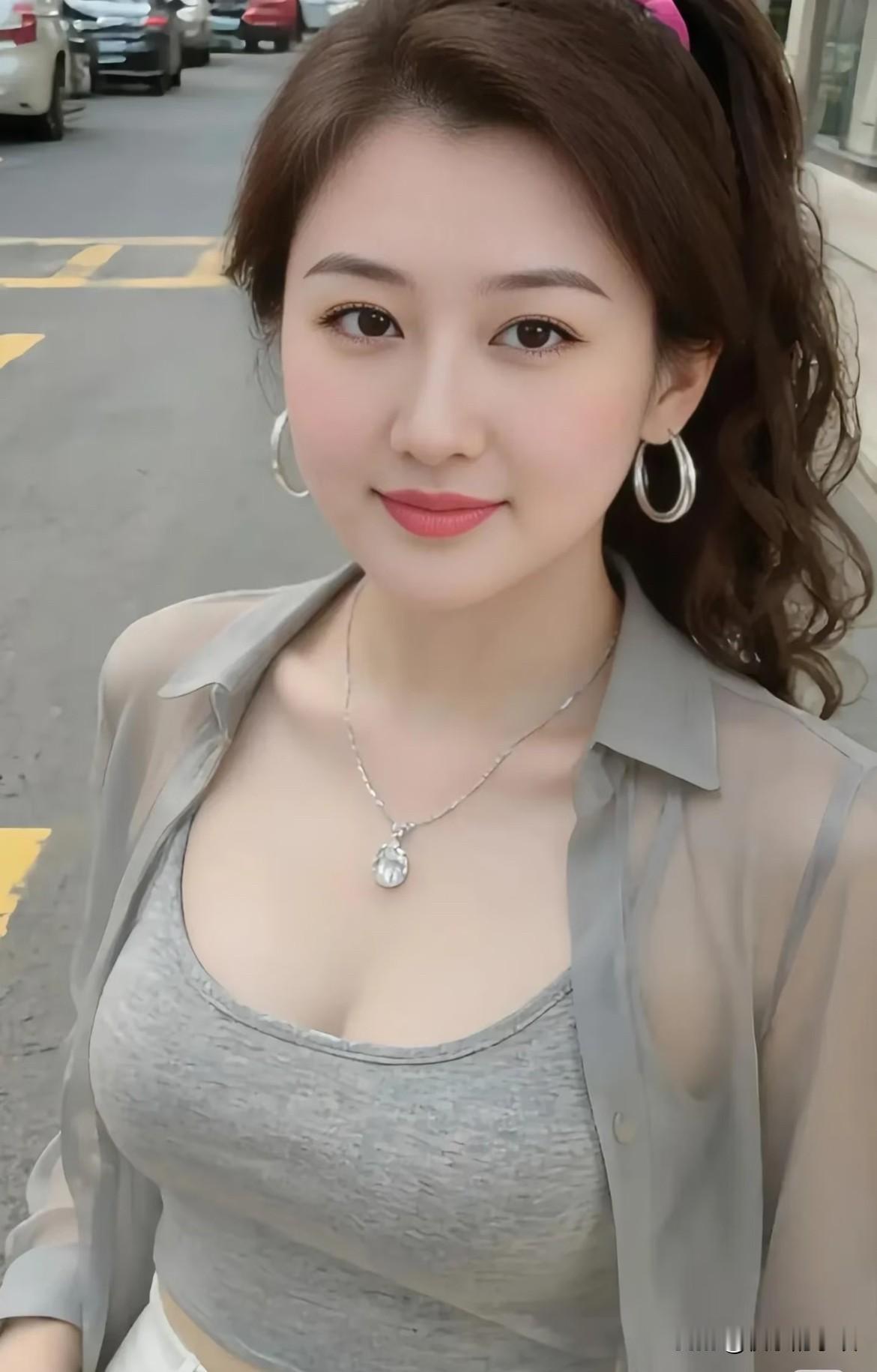 老朋友，我欣赏你的才情，贪恋你的文字，每次读你的诗文，内心满是欢喜。相信这首