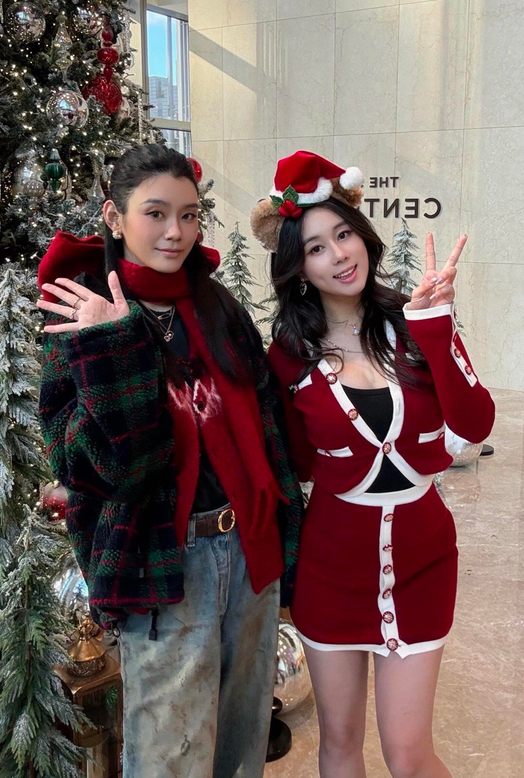 赌王四房婆媳姑嫂同框，奚梦瑶陪四太过圣诞