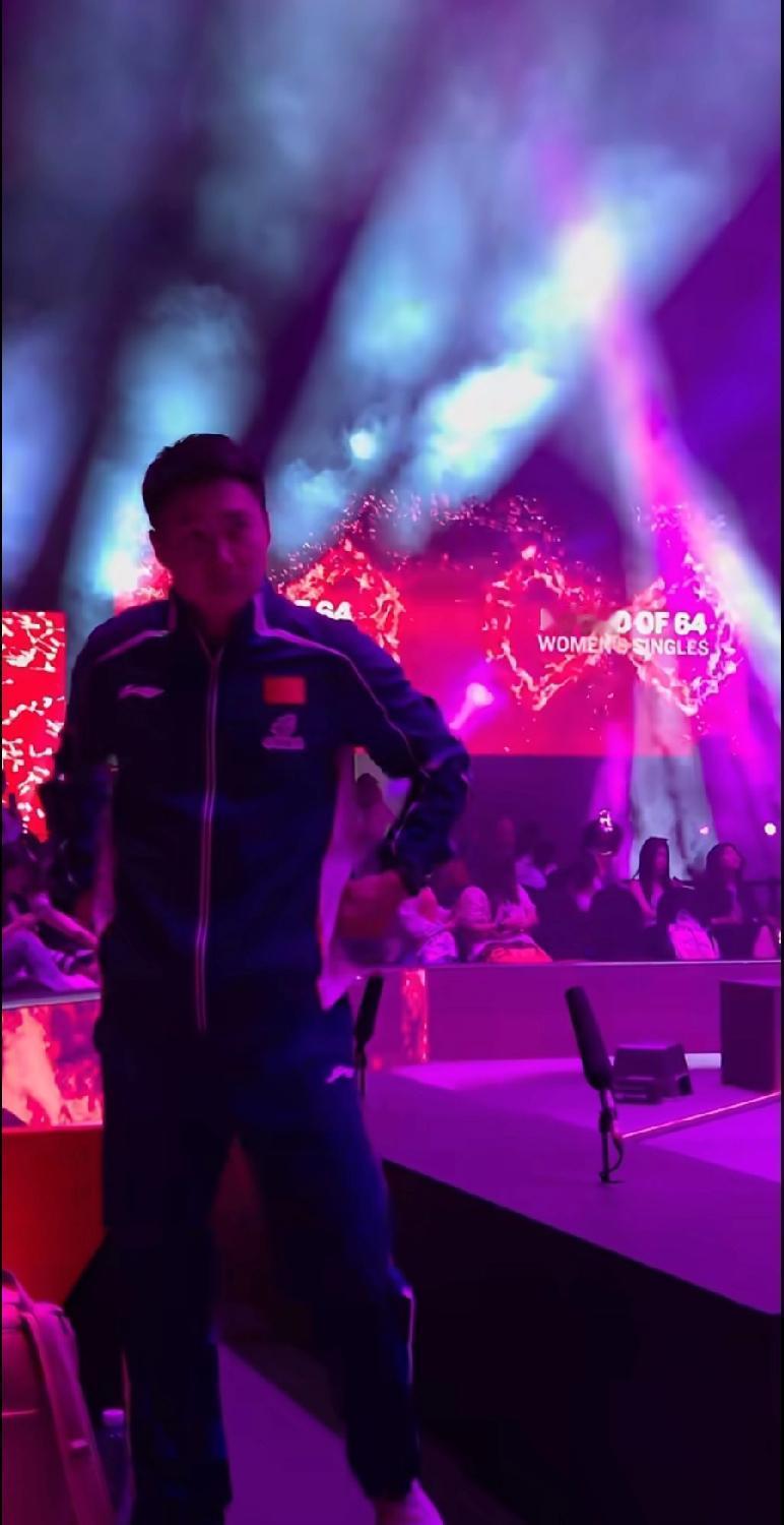 笑不活了！于子洋当教练拘谨又可爱😂新加坡大满贯，陈熠对阵奥地利索菲亚，于