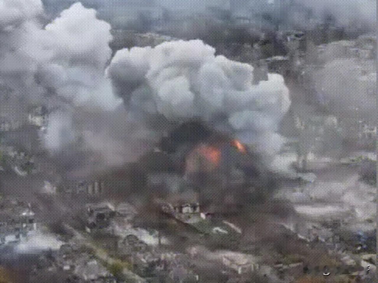 波克罗夫斯克的争夺已经处于白热化的程度，从这两天的形势看，以俄军优势兵力攻下波克