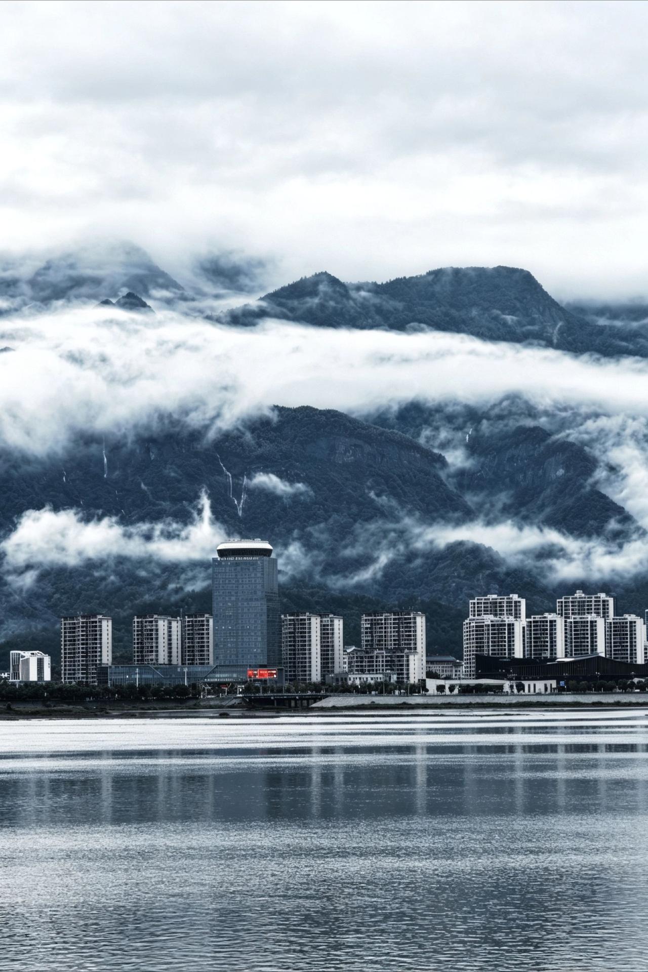 高山仰止，景行行止。鄱阳湖