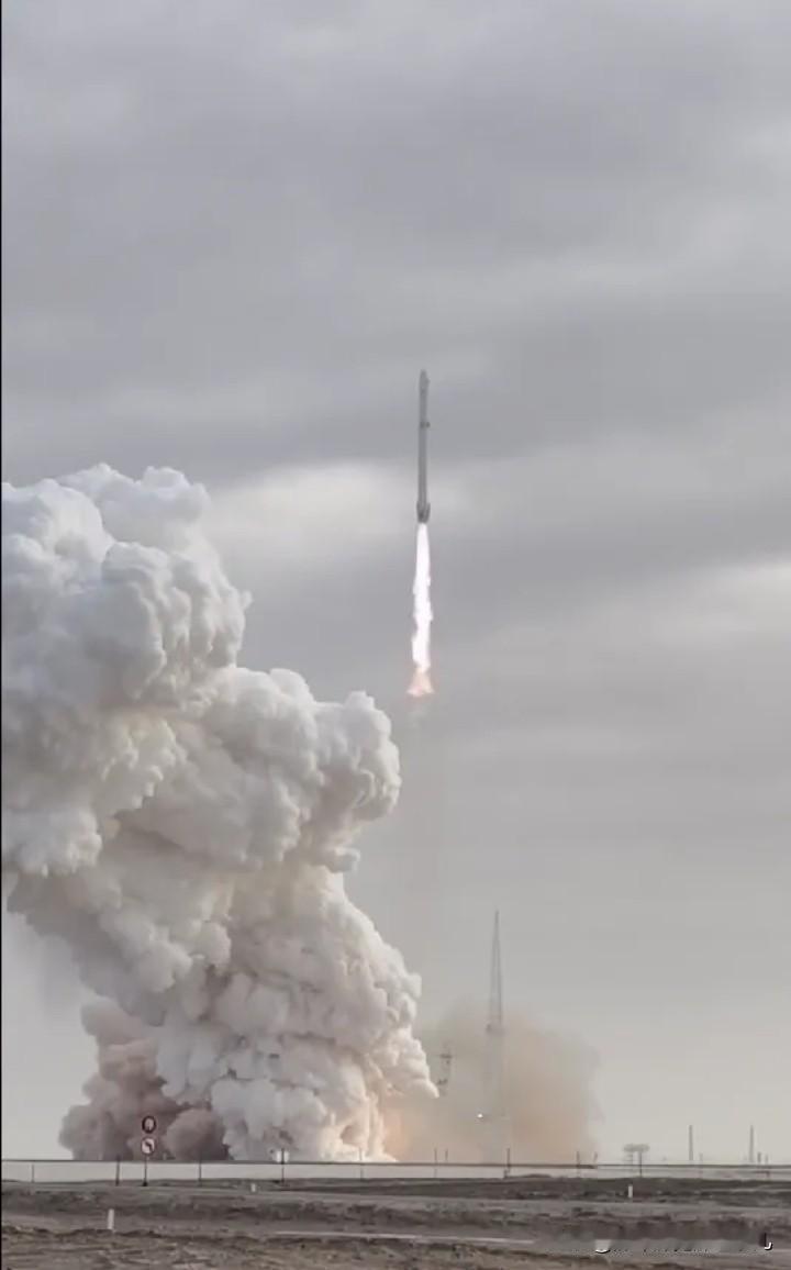 长12甲入轨成功，但……回收失败了..据说一级助推器回收再入点火成功，但着陆