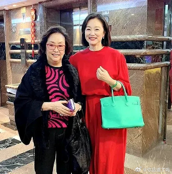 林青霞的关系网，真的太广了！没想到她和“传奇影星”葛兰的关系，也是十分的要好！按