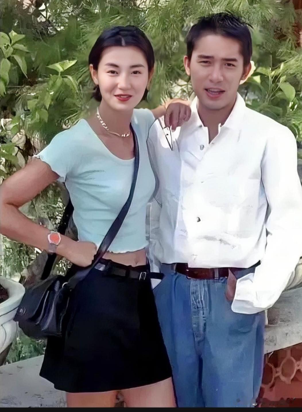 这是张曼玉和梁朝伟年轻时候的一张合影，拍摄于一九九五年的威尼斯。彼时张曼玉三十一