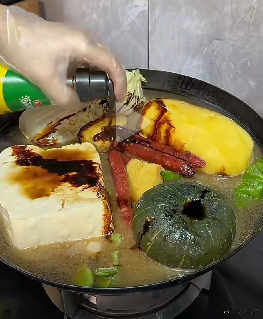 看到成本36元一锅做了10个菜的分享，看得我目瞪口呆，现在连自家厨房都要卷起来了