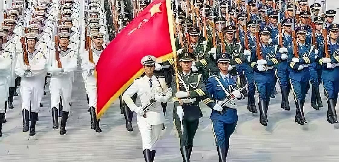 雄师列阵霸气昂，铁甲威武卫国邦。中华利剑惊寰宇，………………【盛世英姿震