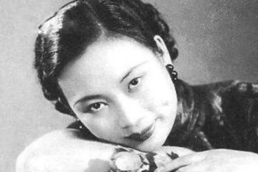 1949年，国民党四大美女特务之一张春莲溃逃台湾，张春莲隐藏大陆嫁陕西农民，生育