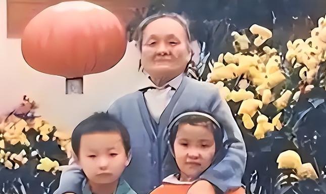 1966年，一对干部夫妻被带走，临走前把6个孩子托付给47岁的保姆高玉清，10年