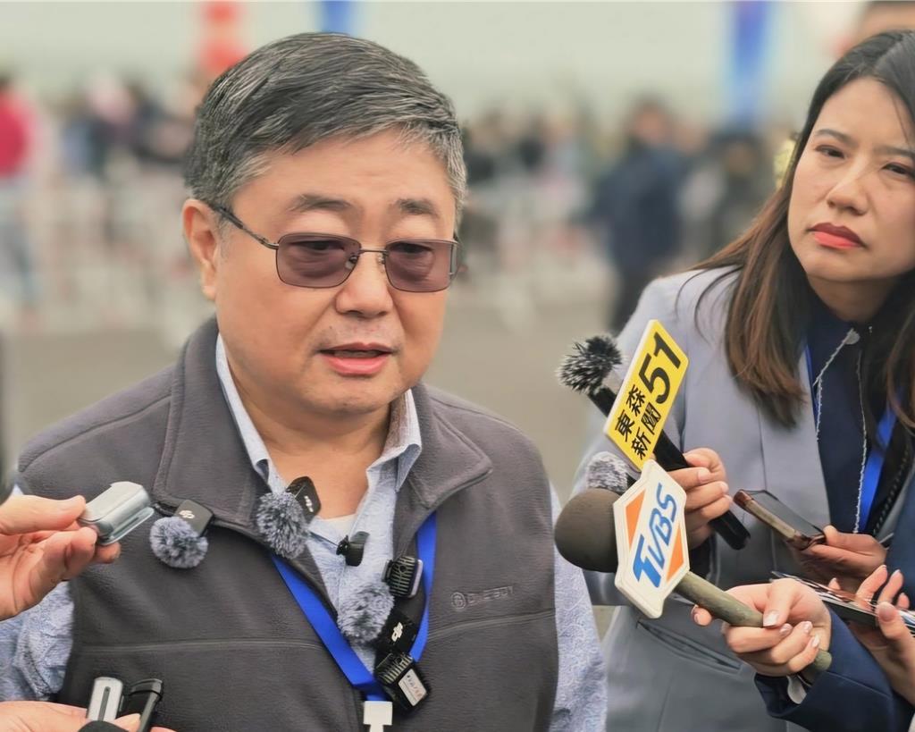 民进党当局威胁处罚，彭文正挺吕礼诗：他哪里讲错了？台海军前舰长吕礼诗近日登上解