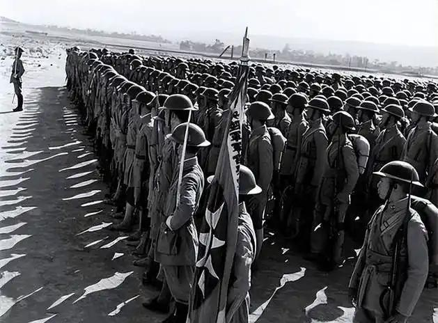 1949年，蒋介石逃往宝岛，身边还带着60多万士兵，大部分都是未成家的青年，男女