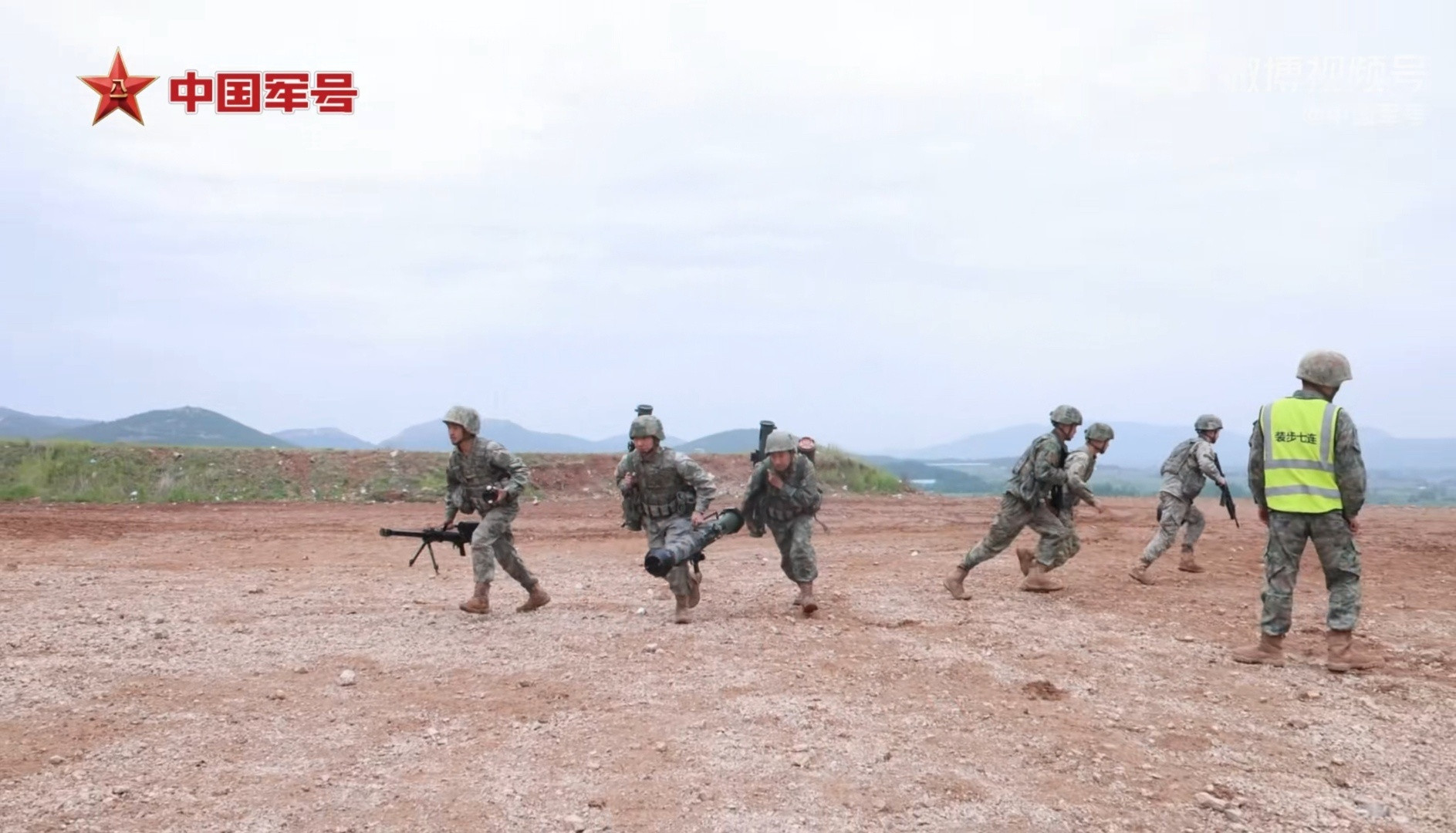 装甲步兵分队有35狙榴？可能是用来替换排部的35自榴。