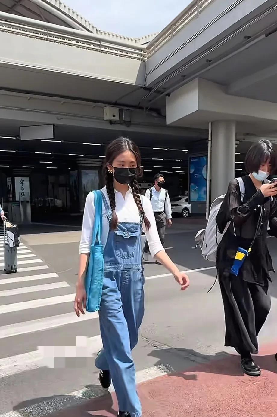 好好看，我觉得我们那个年代好多，这种很有辨识度的美女，现在真的感觉好多都是