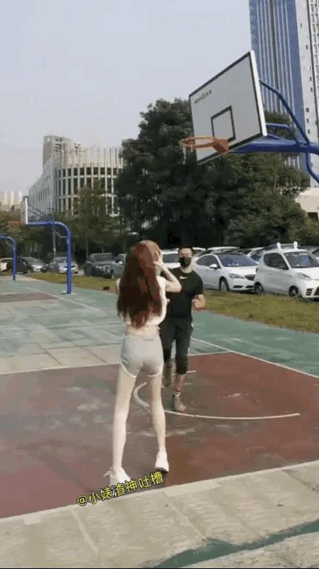 小姐姐有跑步，小哥哥有拖鞋。