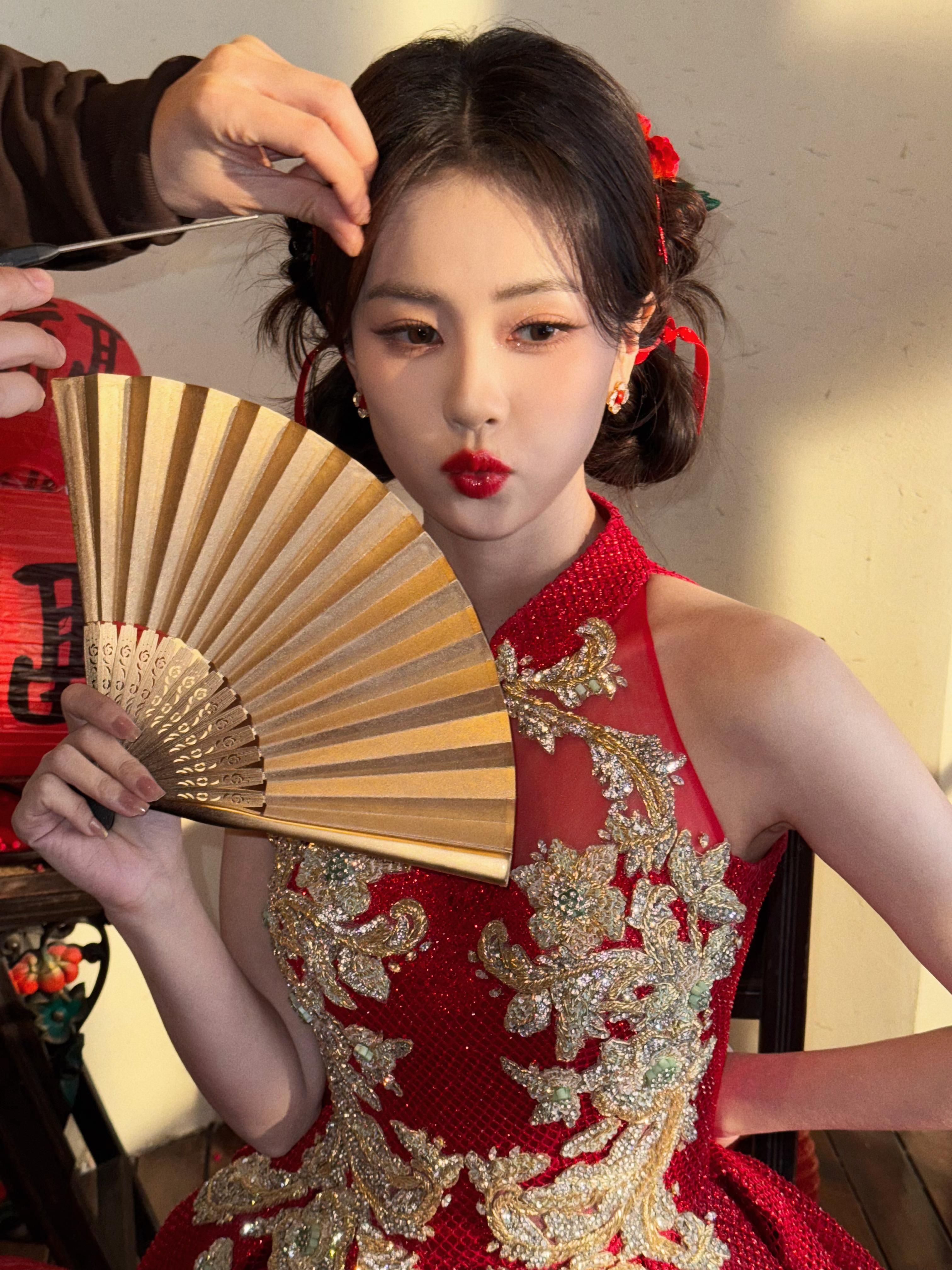 白鹿春晚舞台一周年🧧化妆师画的闪闪鎏金妆