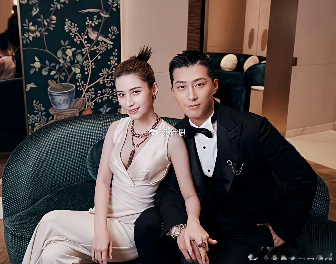 何超莲四段感情妈妈反对三次，一次被拒绝第一段感情是黄俊豪，因为陈婉珍反对，最终无