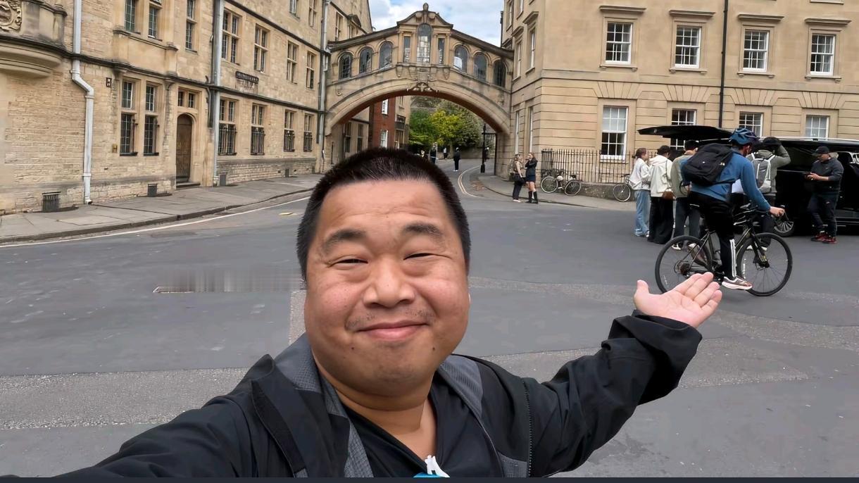 高考只考292分的著名自媒体博主蓝战非现在身家过亿，他是靠早期做游戏主播和现在做