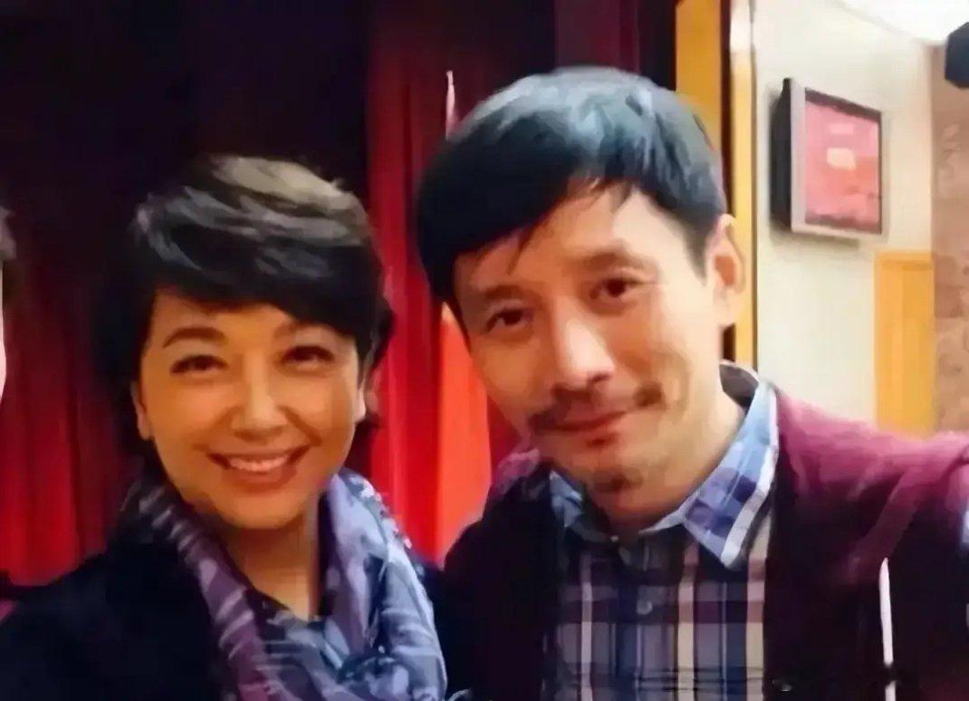 57岁江珊现状让人心酸，脸垮嘴斜，满头白发，一代女神像老太太