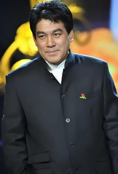 2019年，朱时茂给陈佩斯转了100万，附了条消息：‘钱不多，能帮衬点是点。’陈
