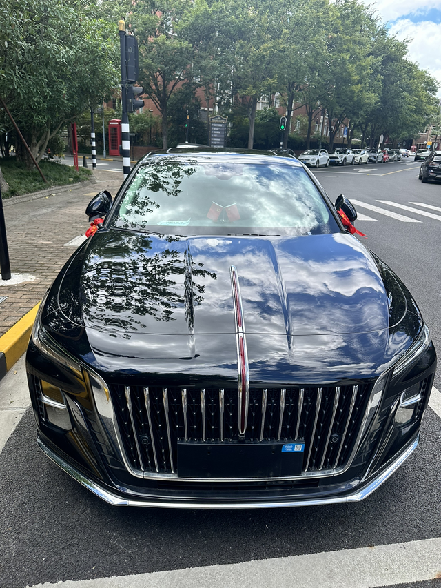 红旗H5旗韵提车日记1.5版本的大玩具提车了！颜值确实不错，一开始以为1.5会