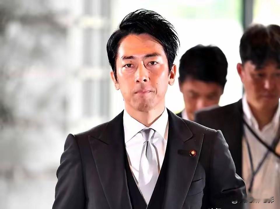 日本精英圈子，最近在反复念叨一件事。他们说现在的日本，是一千多年来最危险的时