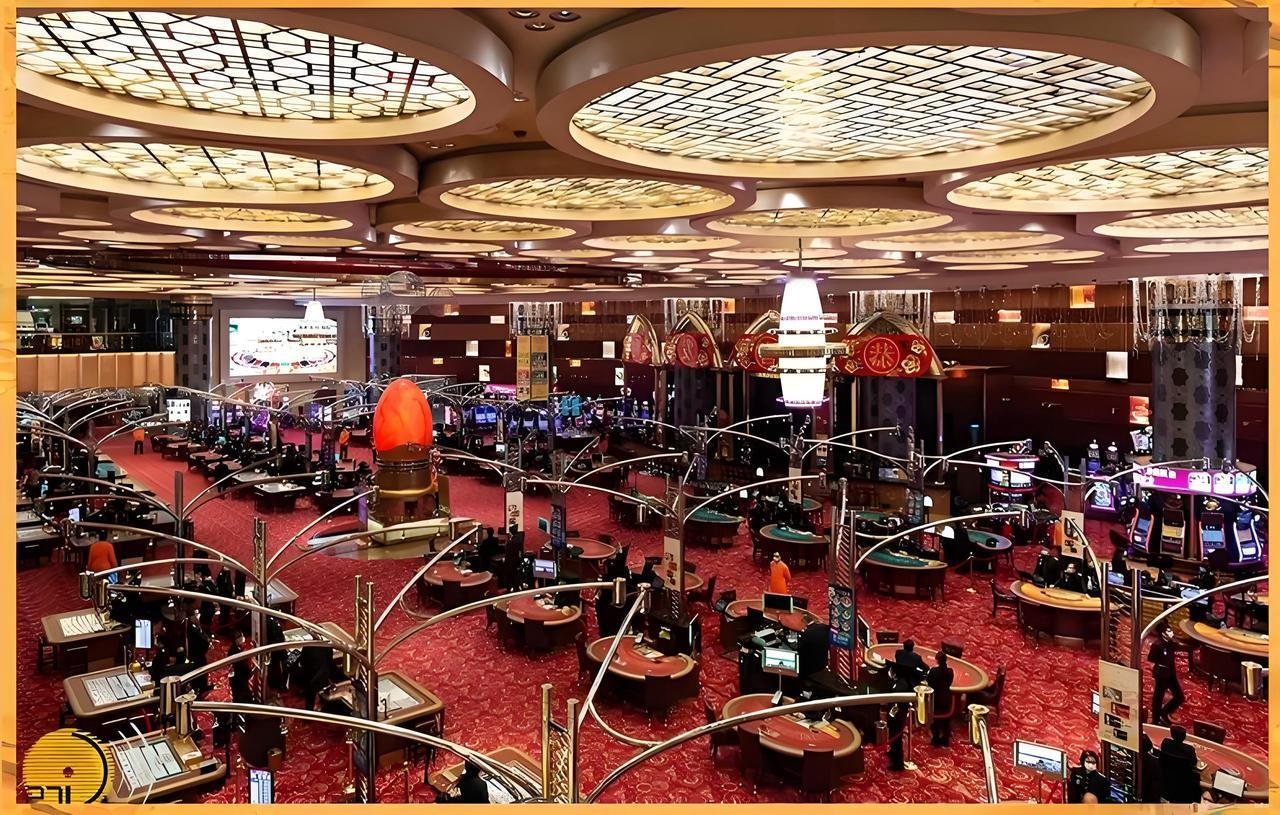 澳门赌场有个耐人寻味的现象：要是你运气好赢了2000万，想揣钱走人，赌场大门敞开