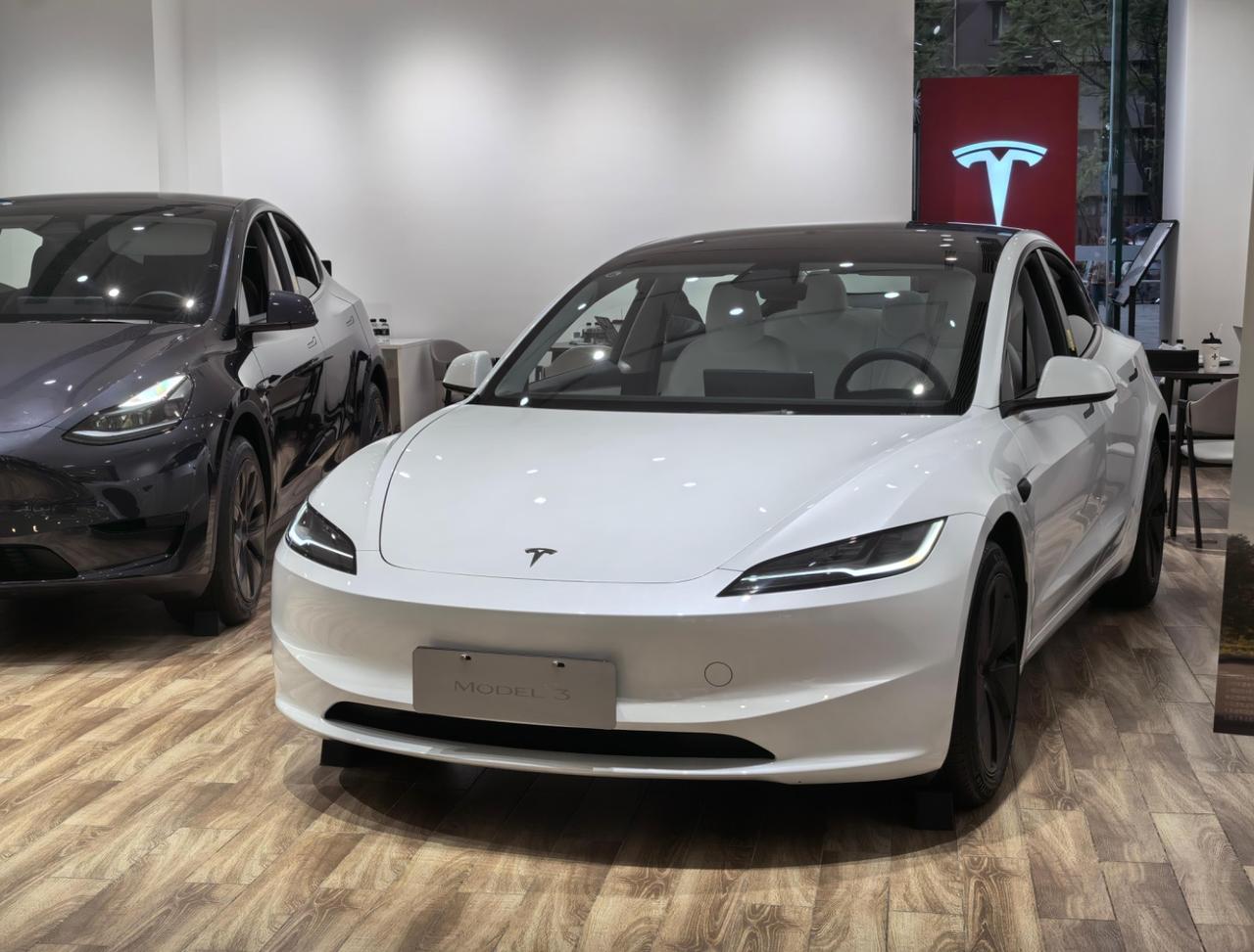 先是“半价理想”，现在又是“半价Model3”，零跑又整活了。大家都知道