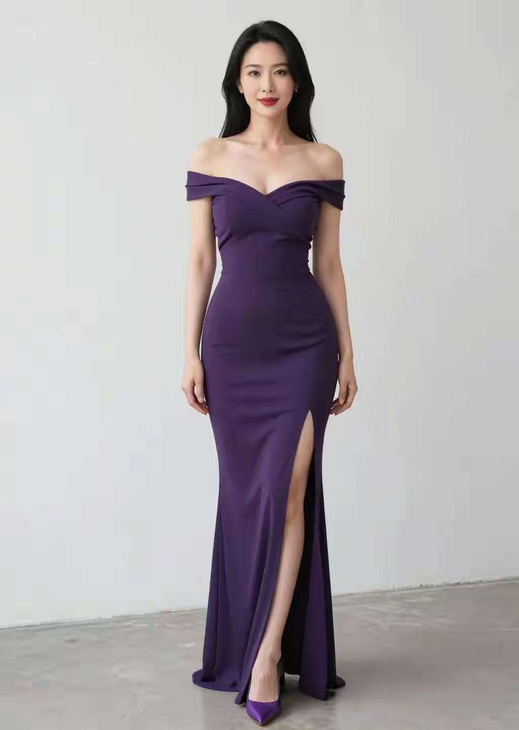 紫色一字肩晚礼服，深紫色调神秘又高贵。穿上它，再配双高跟鞋，气质直接拉满。