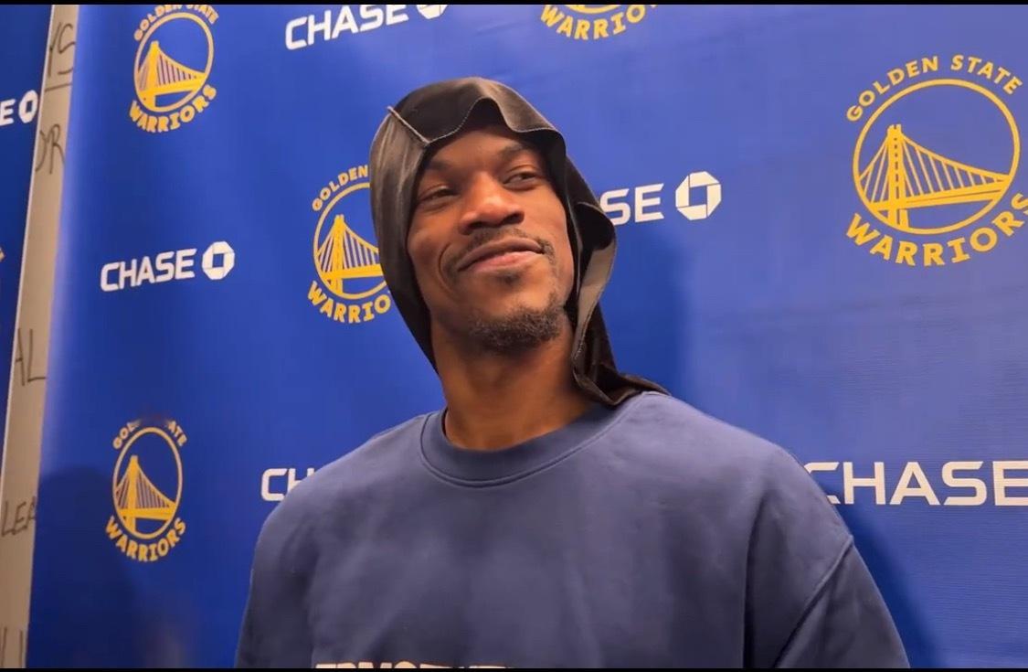 记者提问：“你觉得希尔德喜欢你吗？”巴特勒调侃道：“实话实说，我真的不在乎，我现