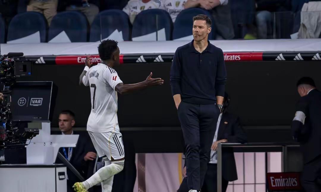 维尼修斯道歉了!皇马球星维尼修斯在个人媒体上公开道歉,向俱乐部老板、球迷以及队友