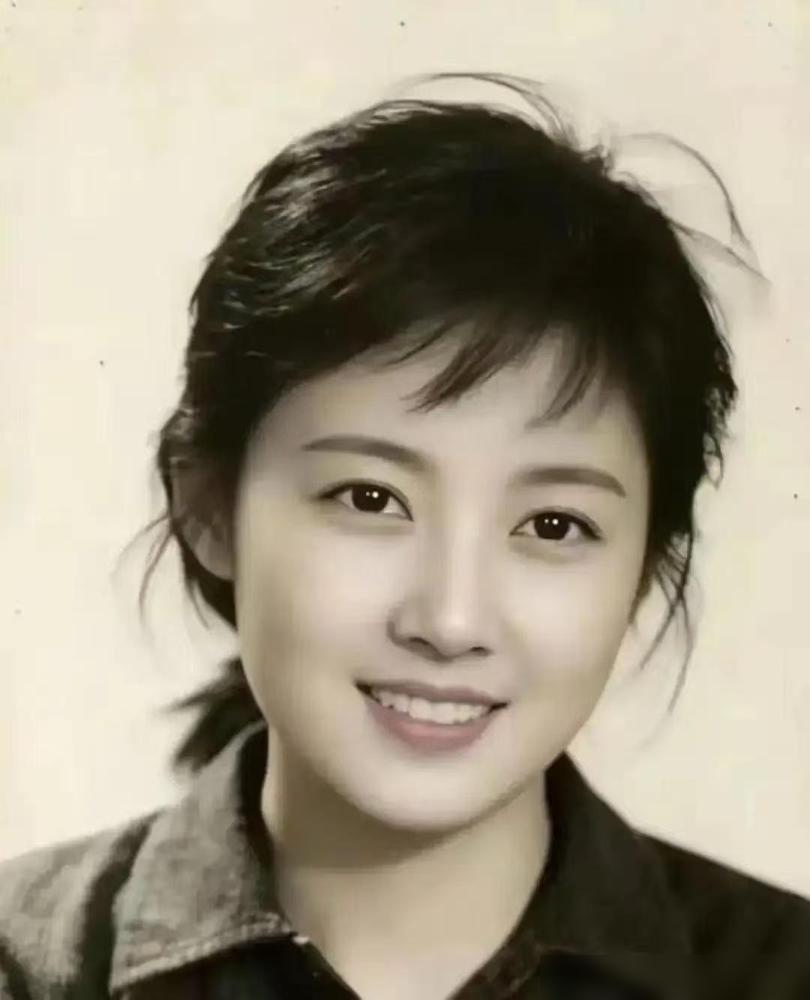 一位长相清秀的女大学生去上海面试。我当年毕业跑春招的时候也碰过同款脑洞题，当