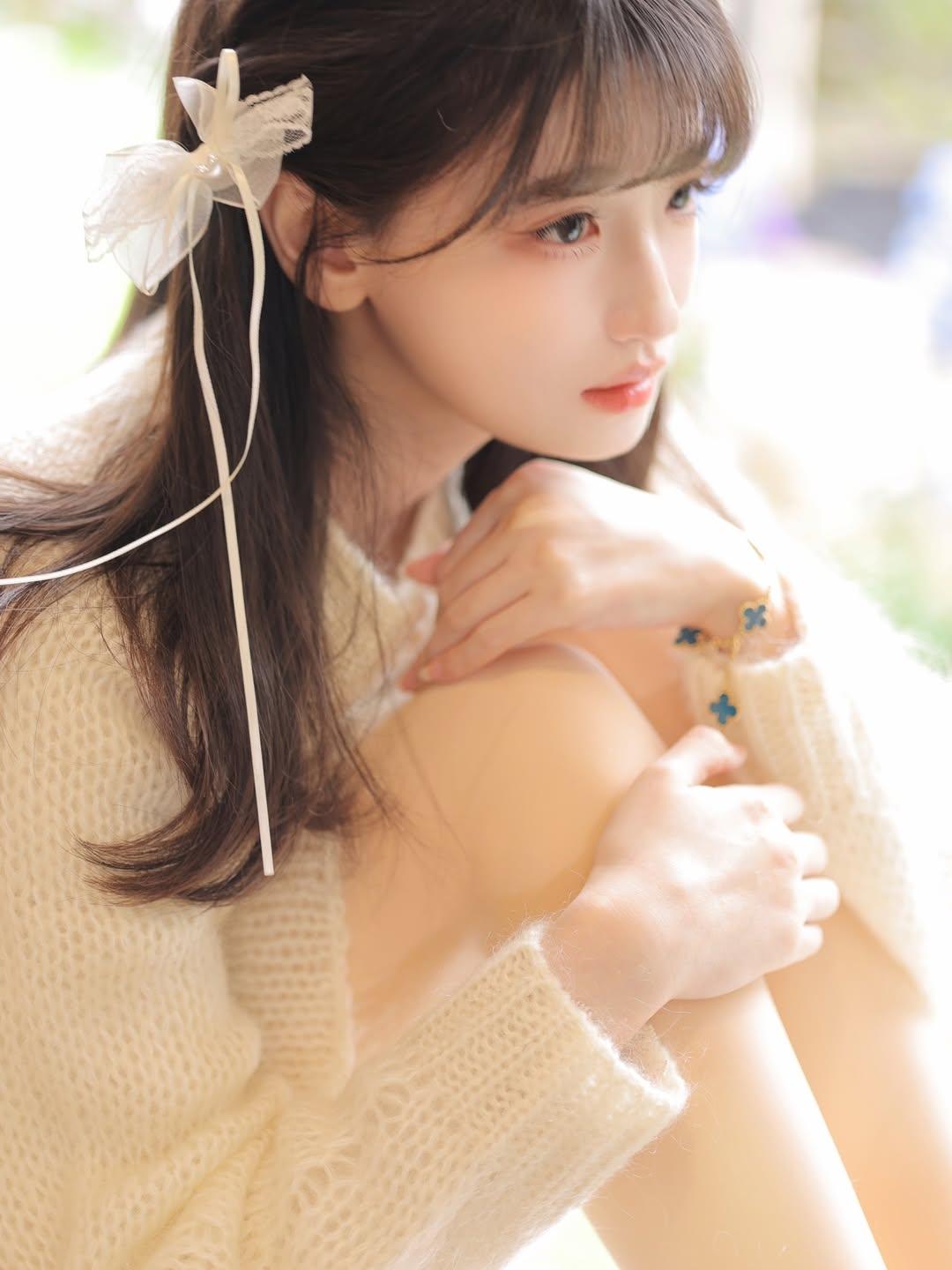 温柔少女，浅笑如春，轻纱发带，梦幻时光。