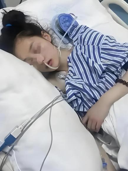 “亲热太猛”！河南，一名女子和男友亲热时，因为动作太用力，没多久就肚子痛得直打滚