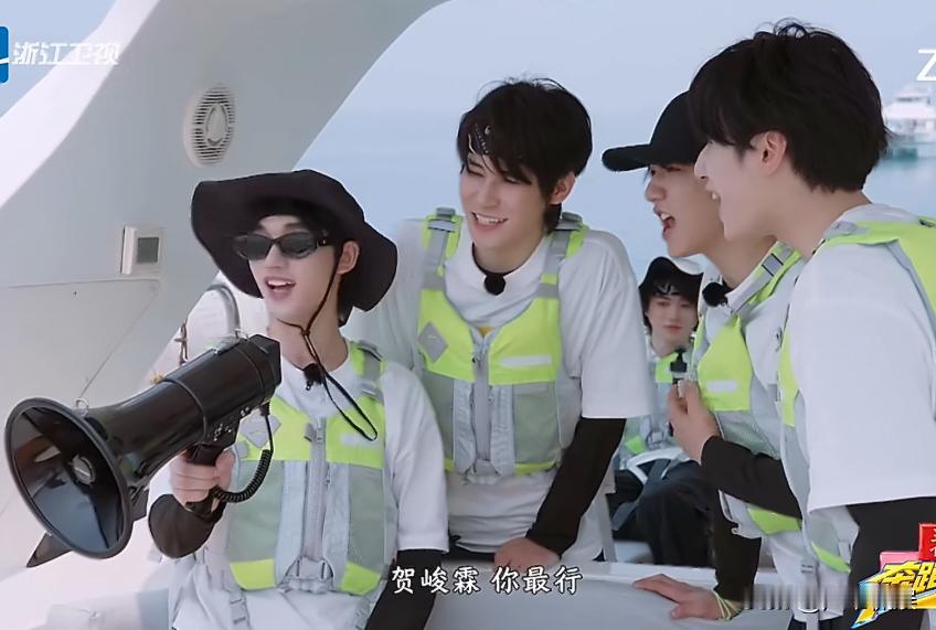 《奔跑吧》节目组，同时邀请丁程鑫和范丞丞参加这个节目，真的是太机智了。在新一