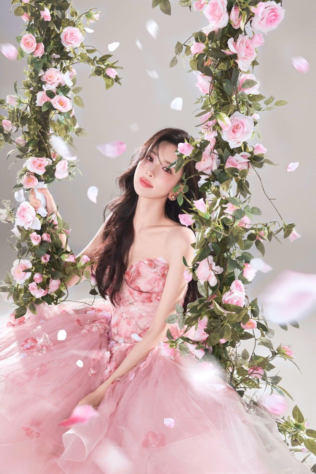 孟子义桃花live图孟子义这组桃花live图美得犯规！粉色纱裙与漫天桃花相映，