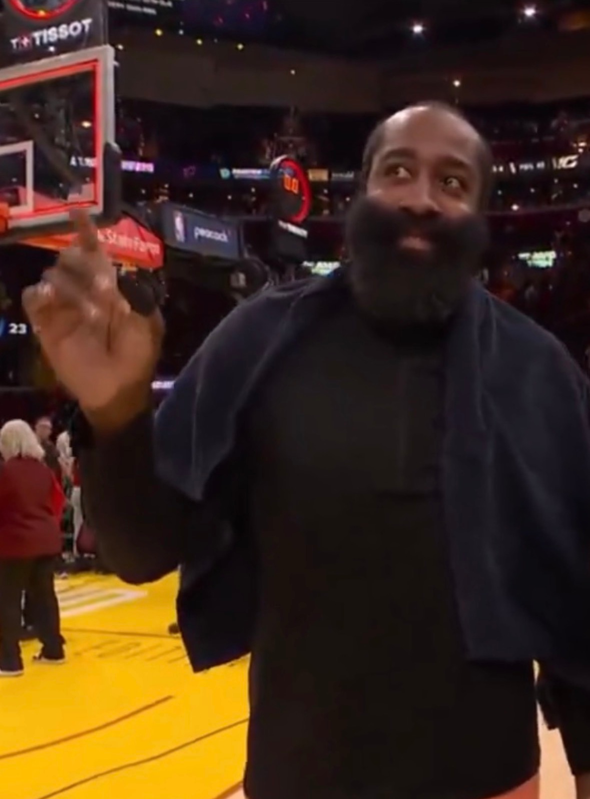 阿泰金森谈到哈登没哨：“像哈登这样的球员，我一直在告诉他，就是继续保持侵略性。我