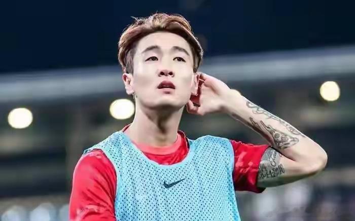 韦世豪在葡萄牙买房！今天，葡萄牙媒体报道，中国国家队主力前锋韦世豪，近期在里斯本