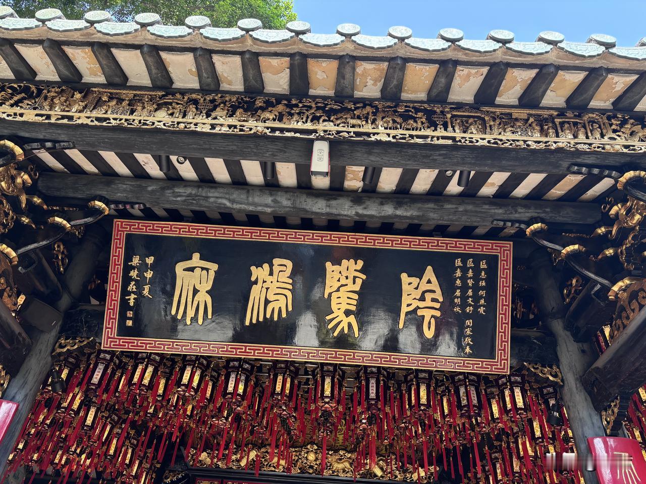 在各种寺庙道观门口，有很多算命的，如果你的男的，那算命有这六句话就够了：第一、